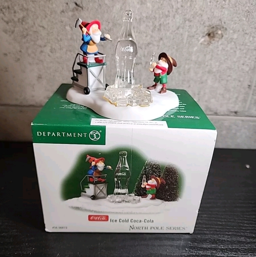 VTG Department 56 North Pole Series Ice Cold Coca Cola #56.56863 2004 Yellowing